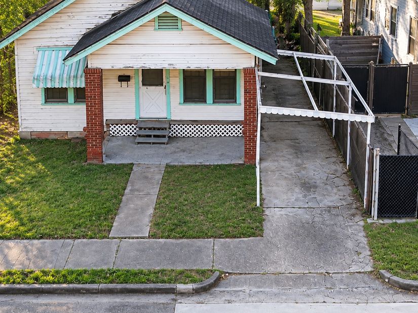 2305 Elysian Street, Houston TX 77026