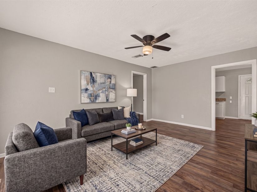 5935 Beldart Street, Houston TX 77033