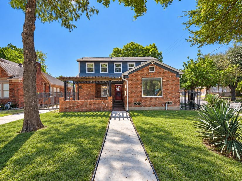 2402 Barbee Street, Houston TX 77004
