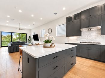 2706 Salek View