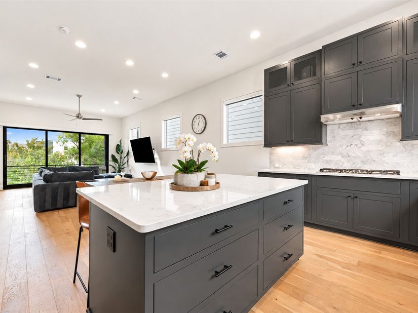 2706 Salek View 56, Austin TX 78741