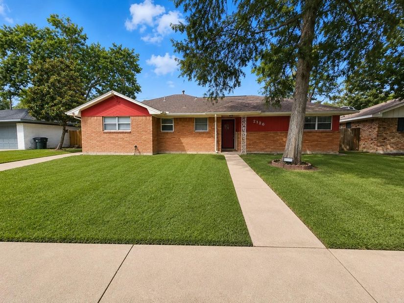 2126 Possum Creek Road, Houston TX 77017