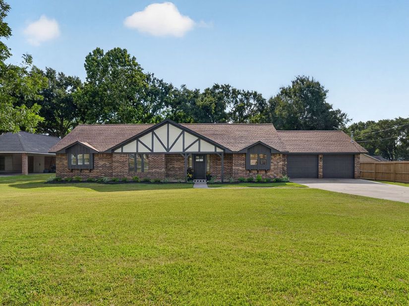 711 Baker Drive, Tomball TX 77375