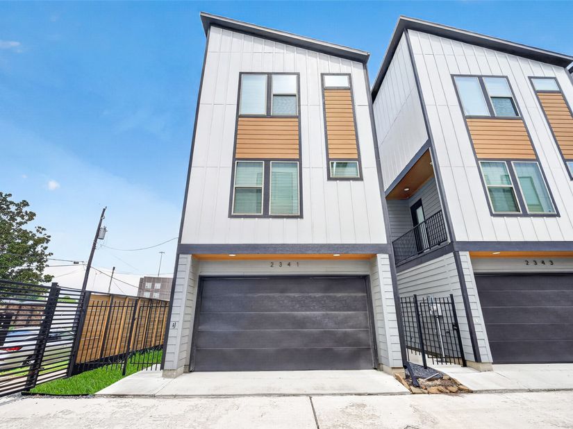 2341 Eagle Street, Houston TX 77004