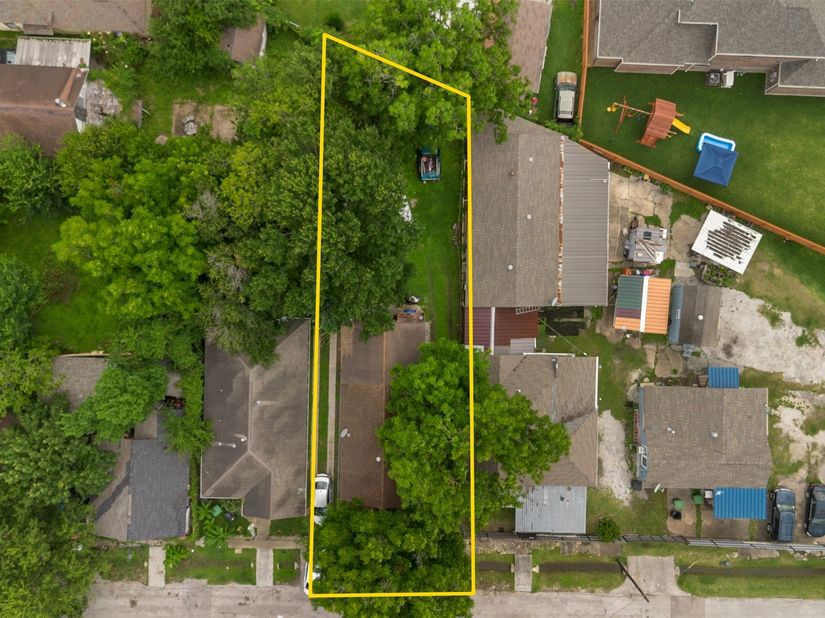 1612 Common Street, Houston TX 77009