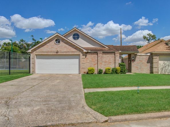 4638 Green Trail Drive, Houston TX 77084