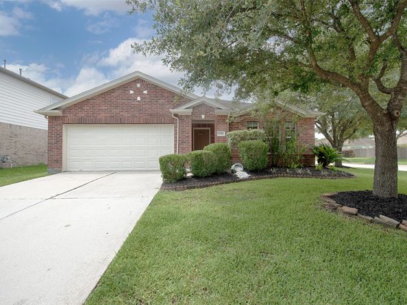 2753 Foster Hill Drive E, Houston TX 77345