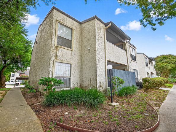 7313 Gulf Freeway 814, Houston TX 77017