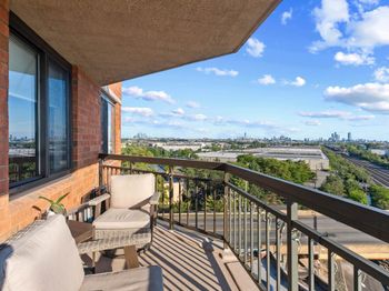 702 Harmon Cove Tower