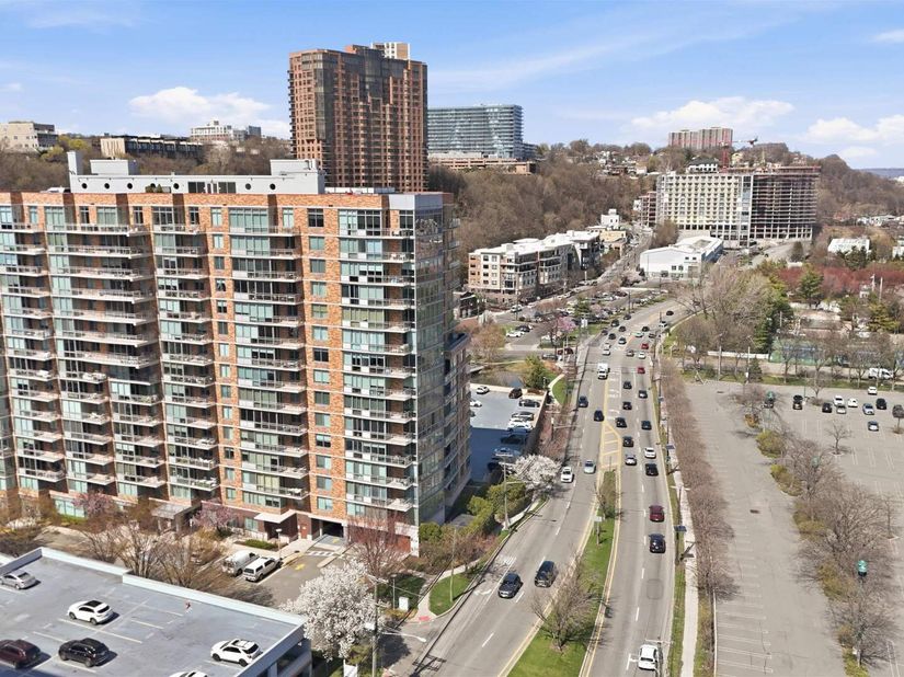 1008 Hudson Park 1008, Edgewater NJ 07020