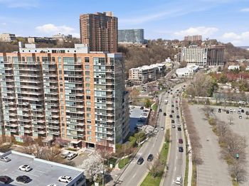 1008 Hudson Park