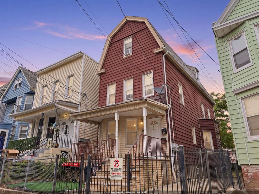 44 Dwight St, Jersey City NJ 07305