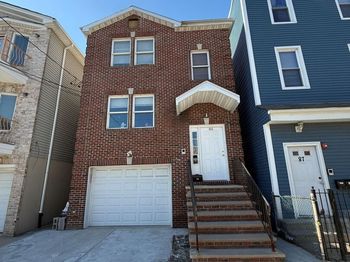 85 Oakland Ave
