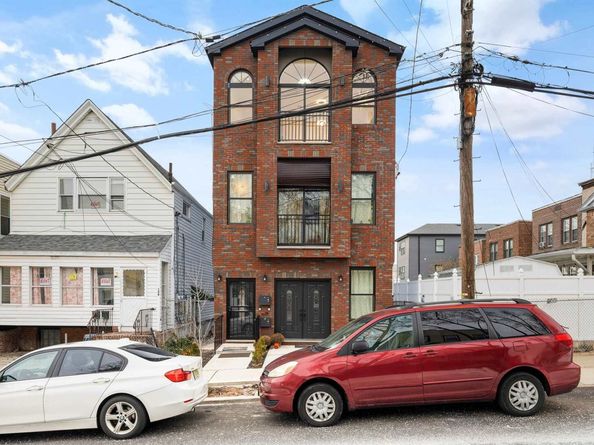 156 Leonard St 2, Jersey City NJ 07307