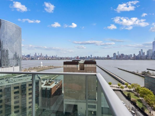 20 Newport Parkway 1707, Jersey City NJ 07310