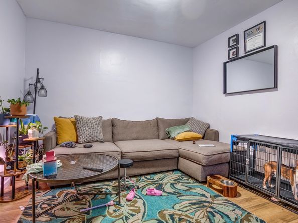 135 West 15th St, Bayonne NJ 07002-1427