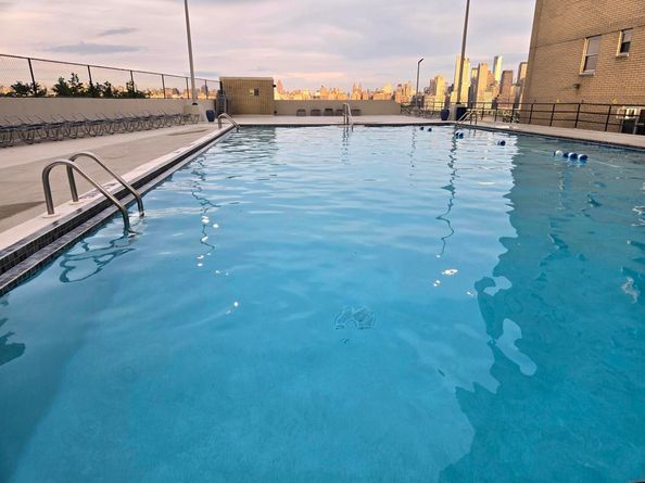 6600 Blvd East 16B, West New York NJ 07093