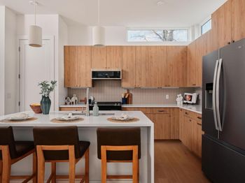 6407 Bradsher