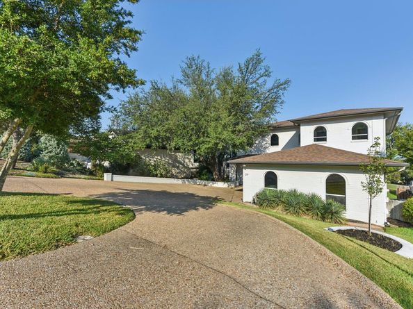 319 Hazeltine DR, Lakeway TX 78734