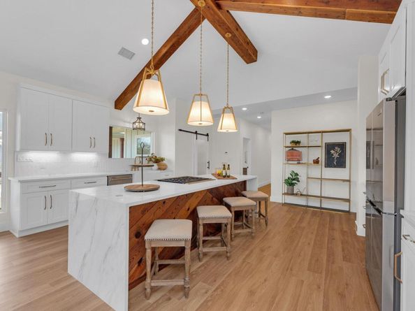 2102 S Church ST, Georgetown TX 78626