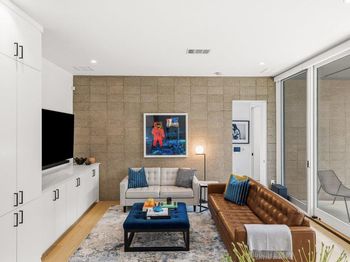 613 W Mary ST