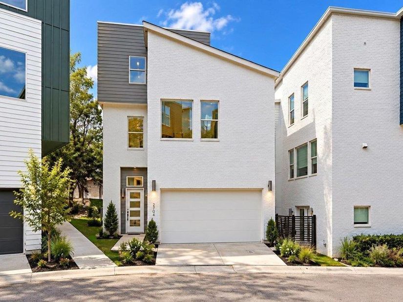 2704 Estonia PATH, Austin TX 78741