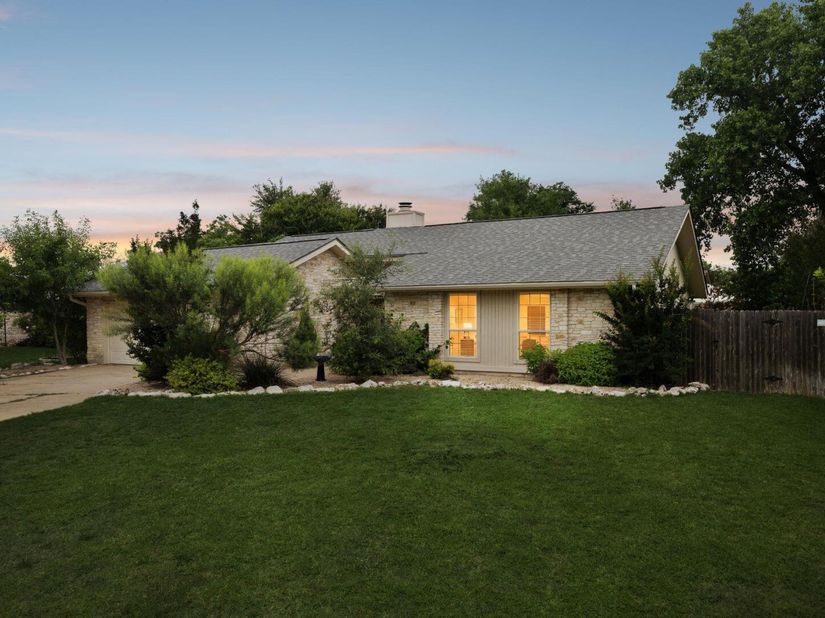 10504 Wagon Gap DR, Austin TX 78750