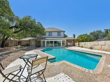 1915 Oak Forest DR