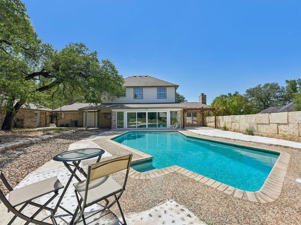 1915 Oak Forest DR, Round Rock TX 78681