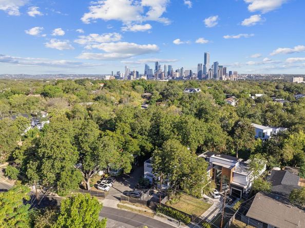 1116 Mariposa DR D, Austin TX 78704