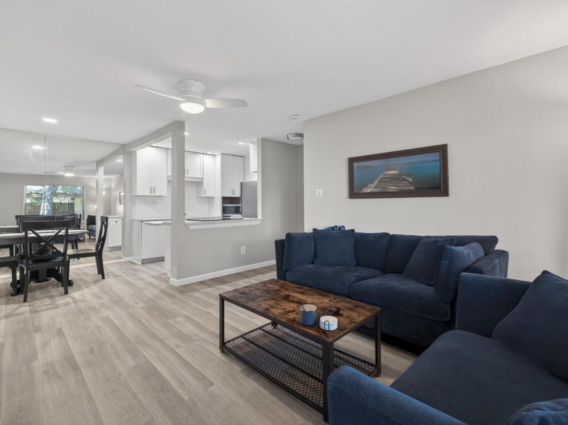 8210 Bent Tree RD 116, Austin TX 78759