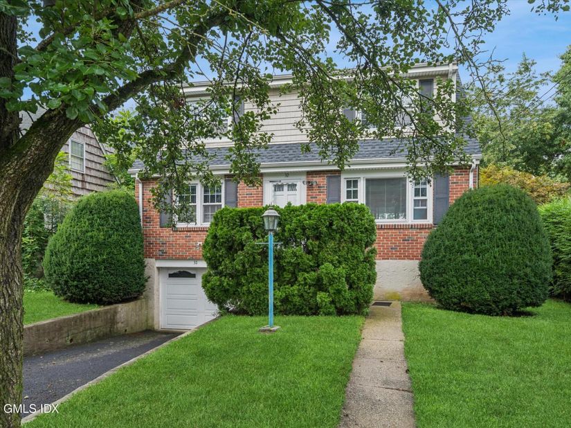 32 Hollow Wood Lane, Greenwich CT 06831