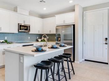 2785 E Amberley Privado