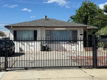 627 E Ralston Street