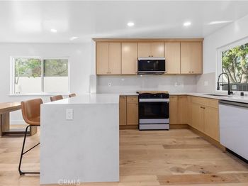 1781 E Warrenton