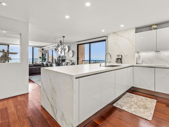 2500 Torrey Pines Road 805, La Jolla CA 92037