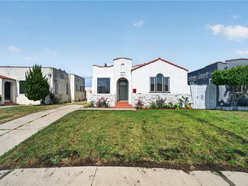 7611 S Hobart