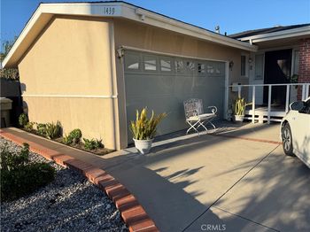 1439 W Kiama