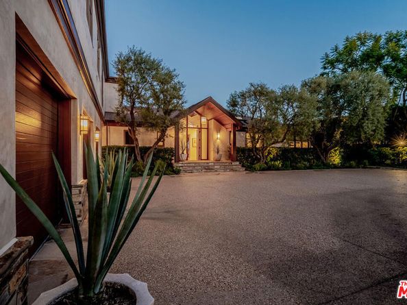 2232 Stradella Road, Los Angeles CA 90077