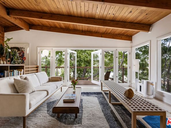 2422 Claremont Avenue, Los Angeles CA 90027