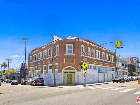 1802 Pacific Avenue, Venice CA 90291