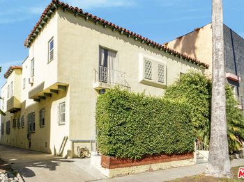 325 N Stanley Avenue