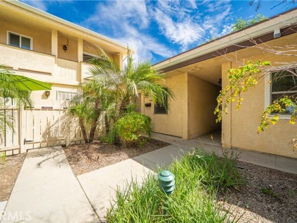 8120 Canby Ave #6, Reseda (los Angeles) CA 91335