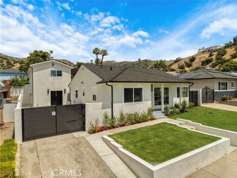 8330 Outland View Drive, Sun Valley (los Angeles) CA 91352