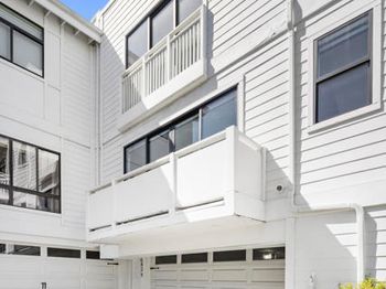 643 N Hayworth Avenue