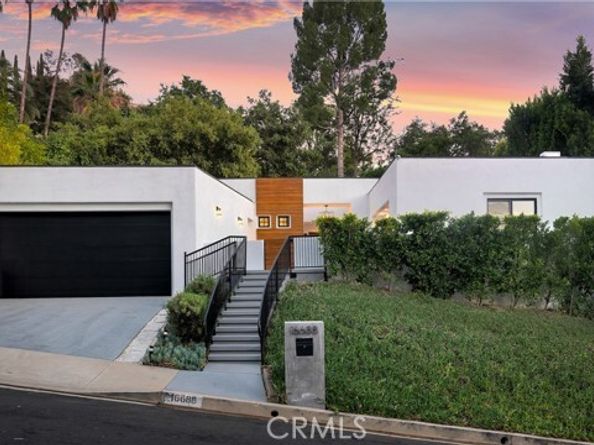 16688 Oldham Street, Encino (los Angeles) CA 91436
