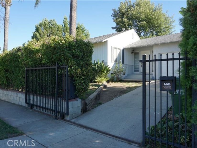 17630 Rhoda Street, Encino (los Angeles) CA 91316
