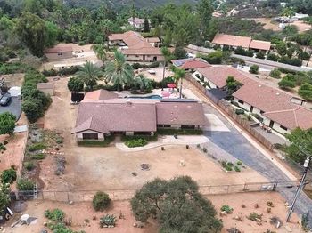 308 La Cresta Heights Rd