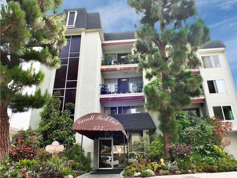 372 Carroll Park 406, Long Beach CA 90814