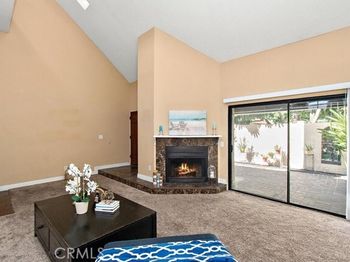 5465 E Centralia